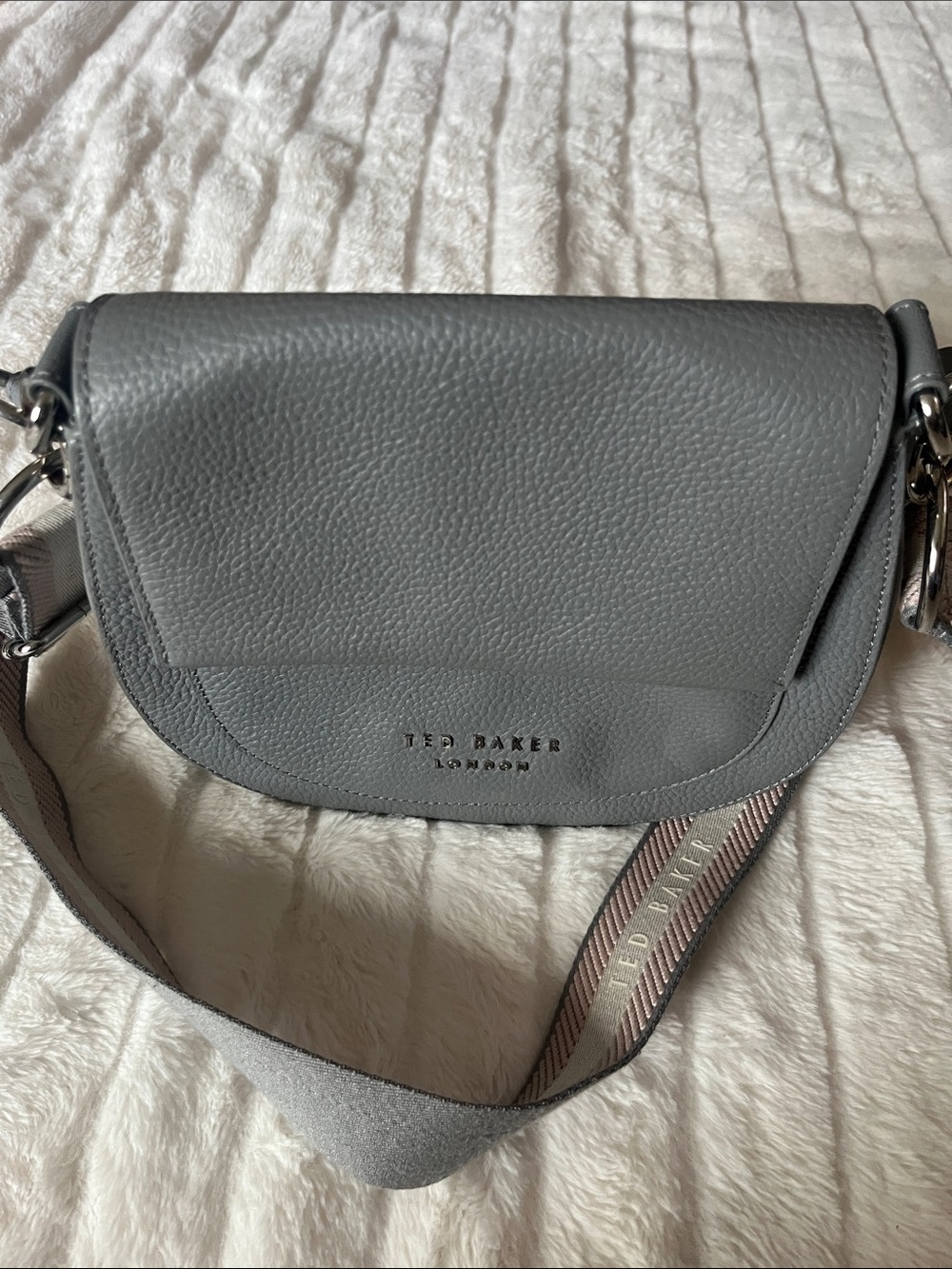 Ted Baker London Amali Leather Crossbody and Shoulder Gray Bag - Picture 7 of 12